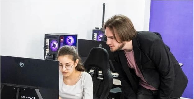 Преподаватель кузбасского колледжа Эдуард Никитченко стал победителем Всероссийского инновационного конкурса от Росрейтинга